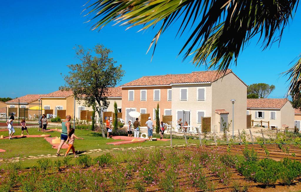 Residence Odalys Le Mas Des Vignes Calvisson Exterior photo