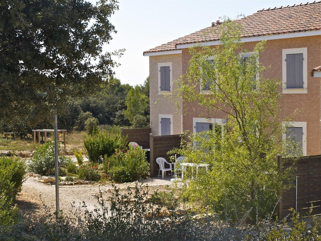 Residence Odalys Le Mas Des Vignes Calvisson Exterior photo