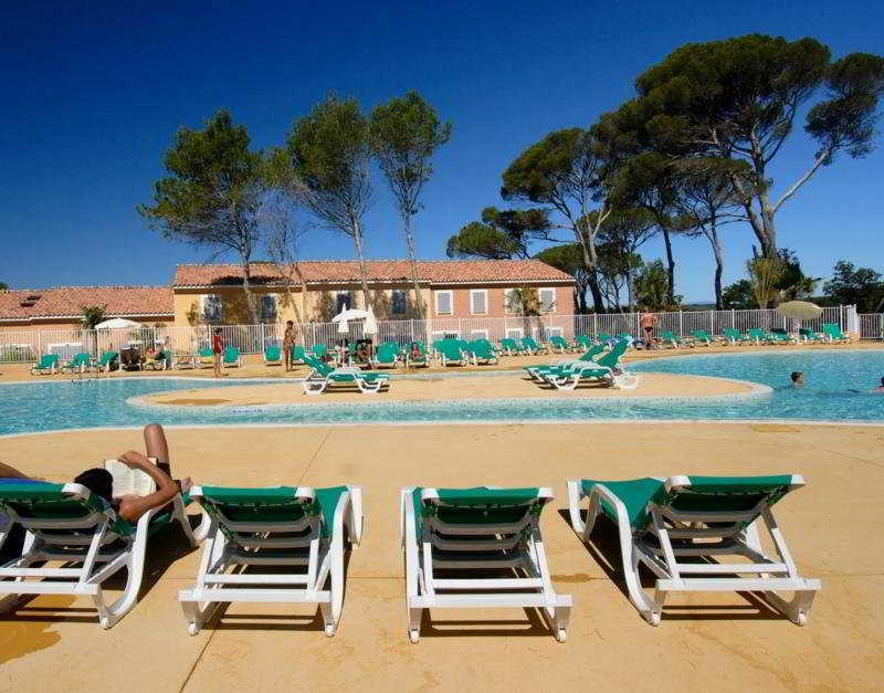 Residence Odalys Le Mas Des Vignes Calvisson Exterior photo
