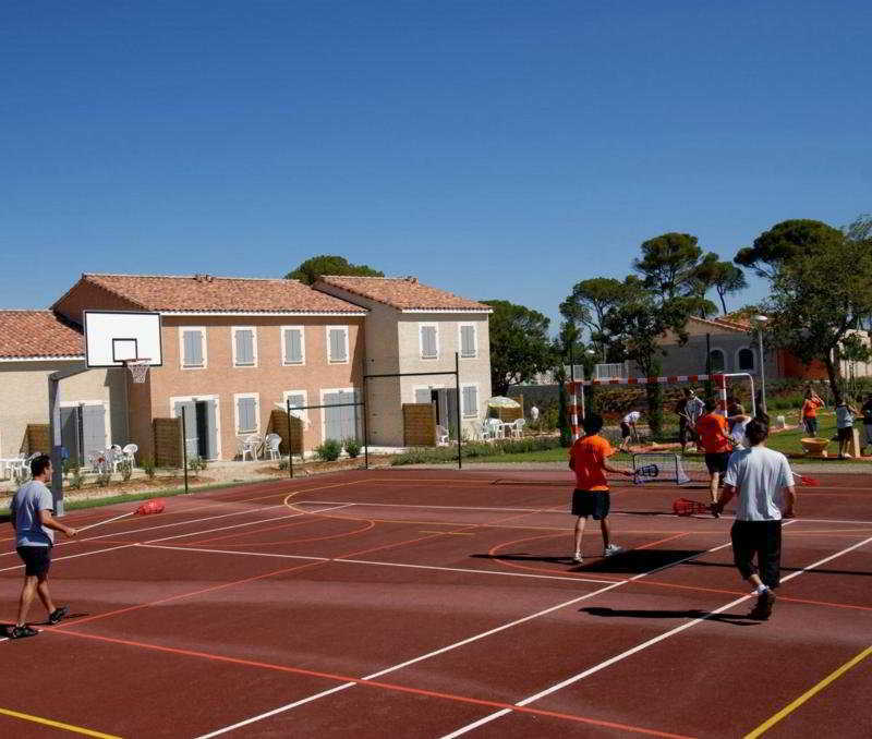 Residence Odalys Le Mas Des Vignes Calvisson Exterior photo